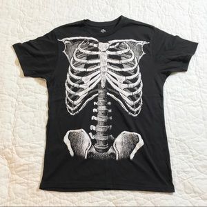 Skeleton Chest Black Tee